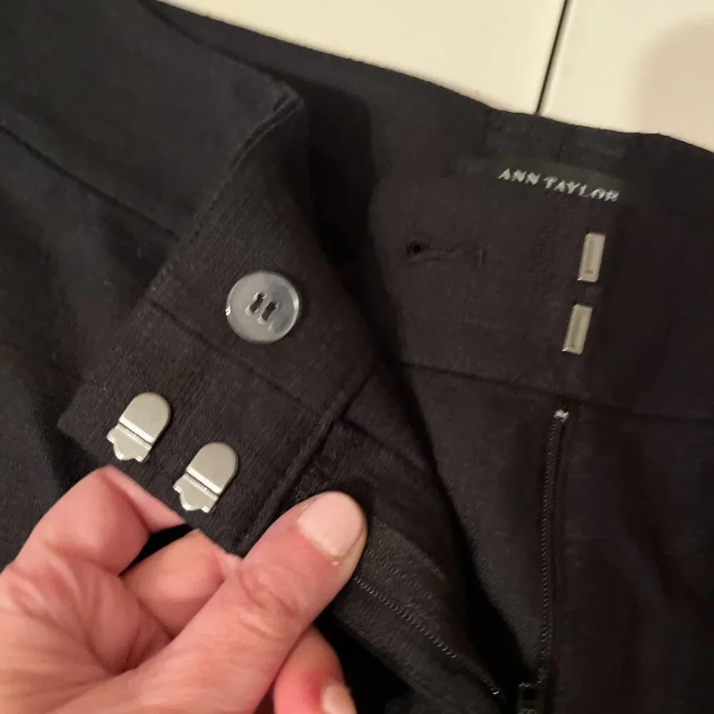 Ann Taylor Black Pants Double Clasp‎ Size 4 💗